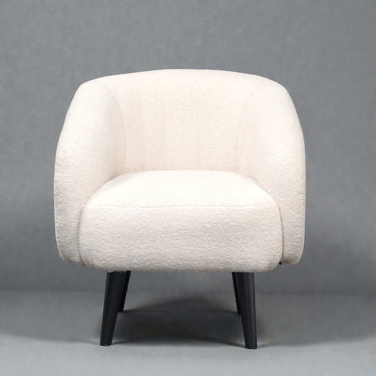 BOUCLE LOUNGE CHAIR
